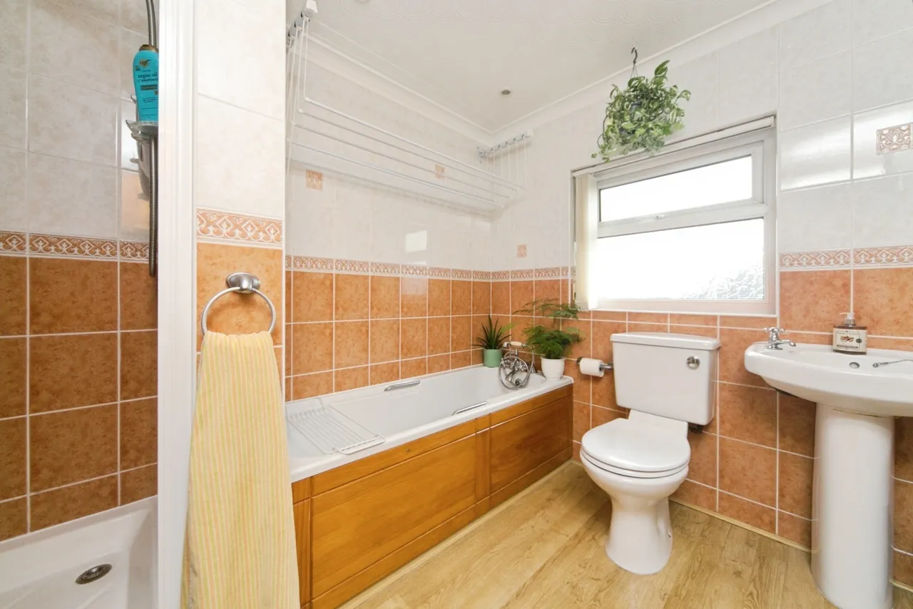 Hawes Drive, Deganwy, LL31, photo 35