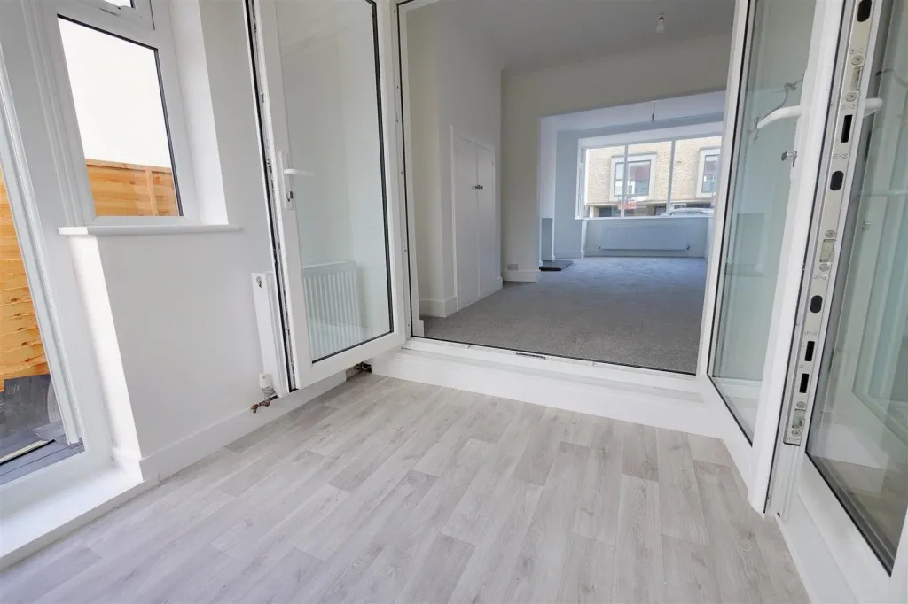 Brighton Road, Lancing, BN15, photo 8