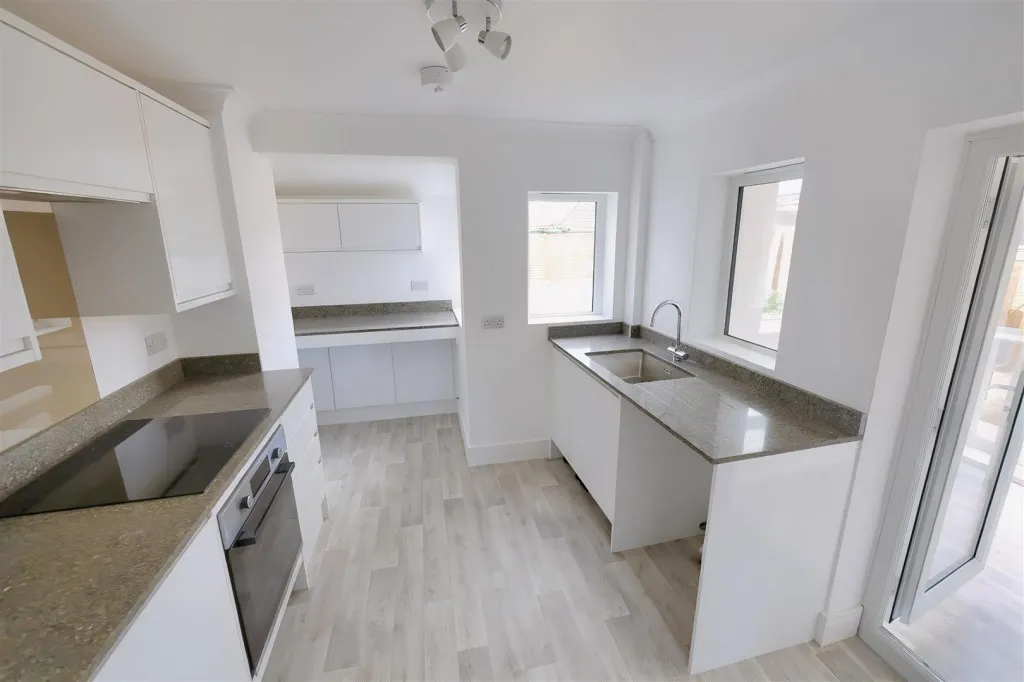 Brighton Road, Lancing, BN15, photo 7