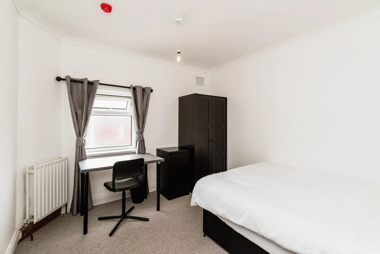 Pool Lane, Oldbury, B69, photo 17