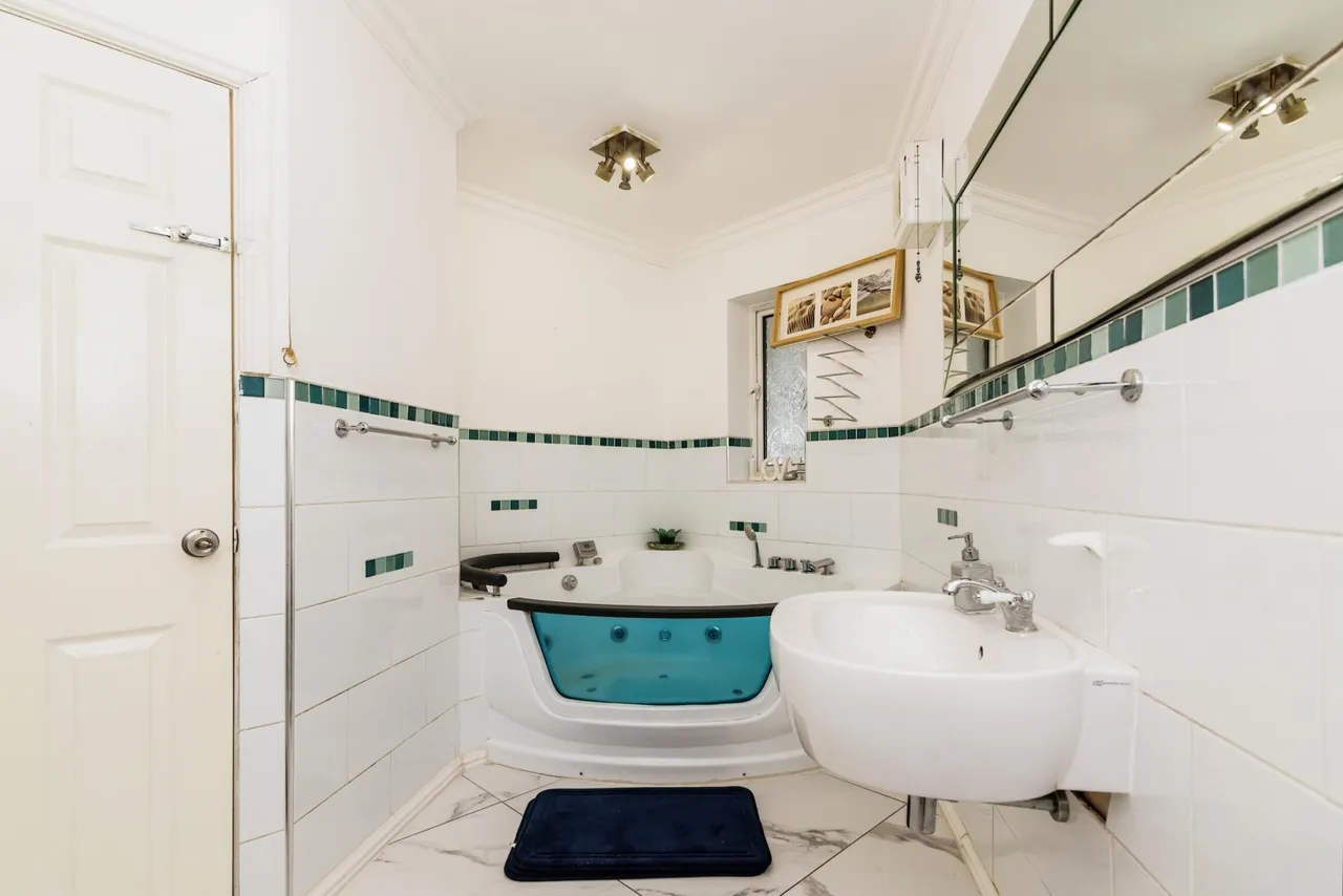 Pool Lane, Oldbury, B69, photo 11