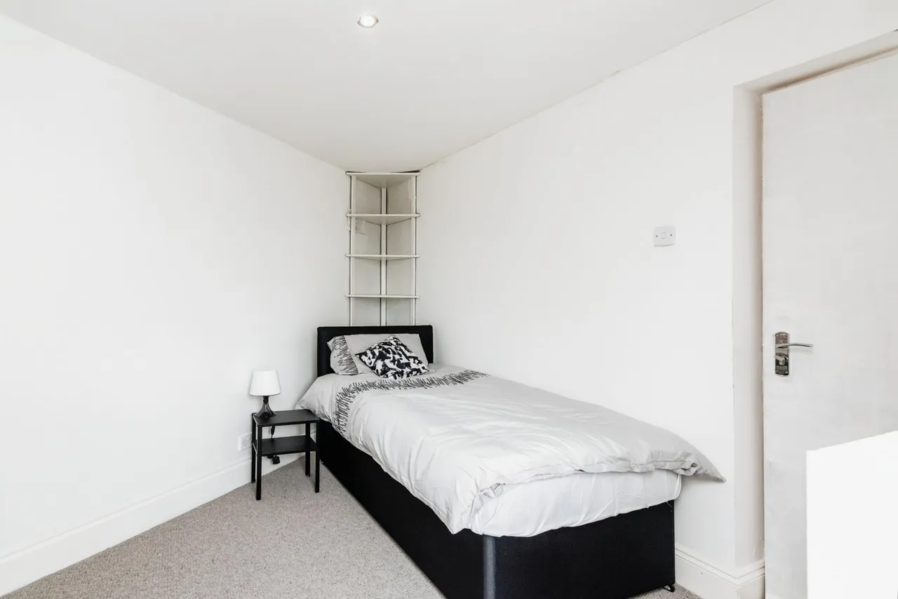 Pool Lane, Oldbury, B69, photo 14