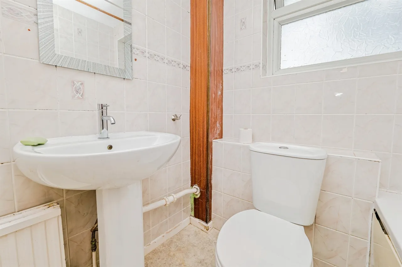 Ffordd Yr Afon Bridgend, CF31, photo 18