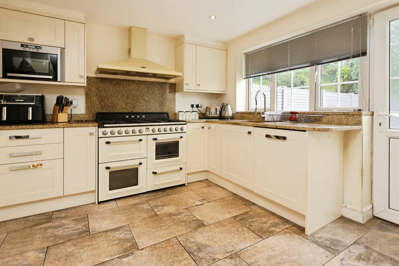Tarry Hollow Road, Brierley Hill, DY5, photo 9
