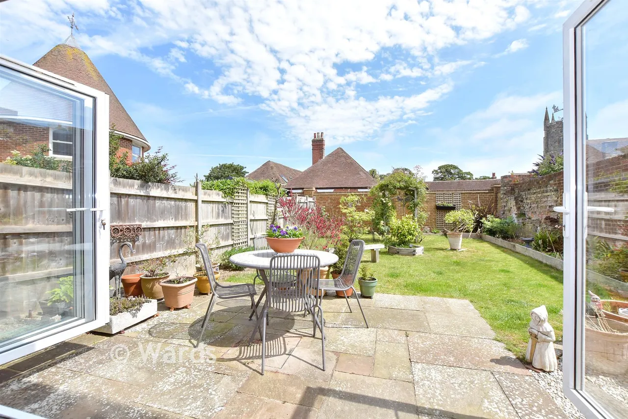 Brewers Close, Lydd, TN29, photo 2