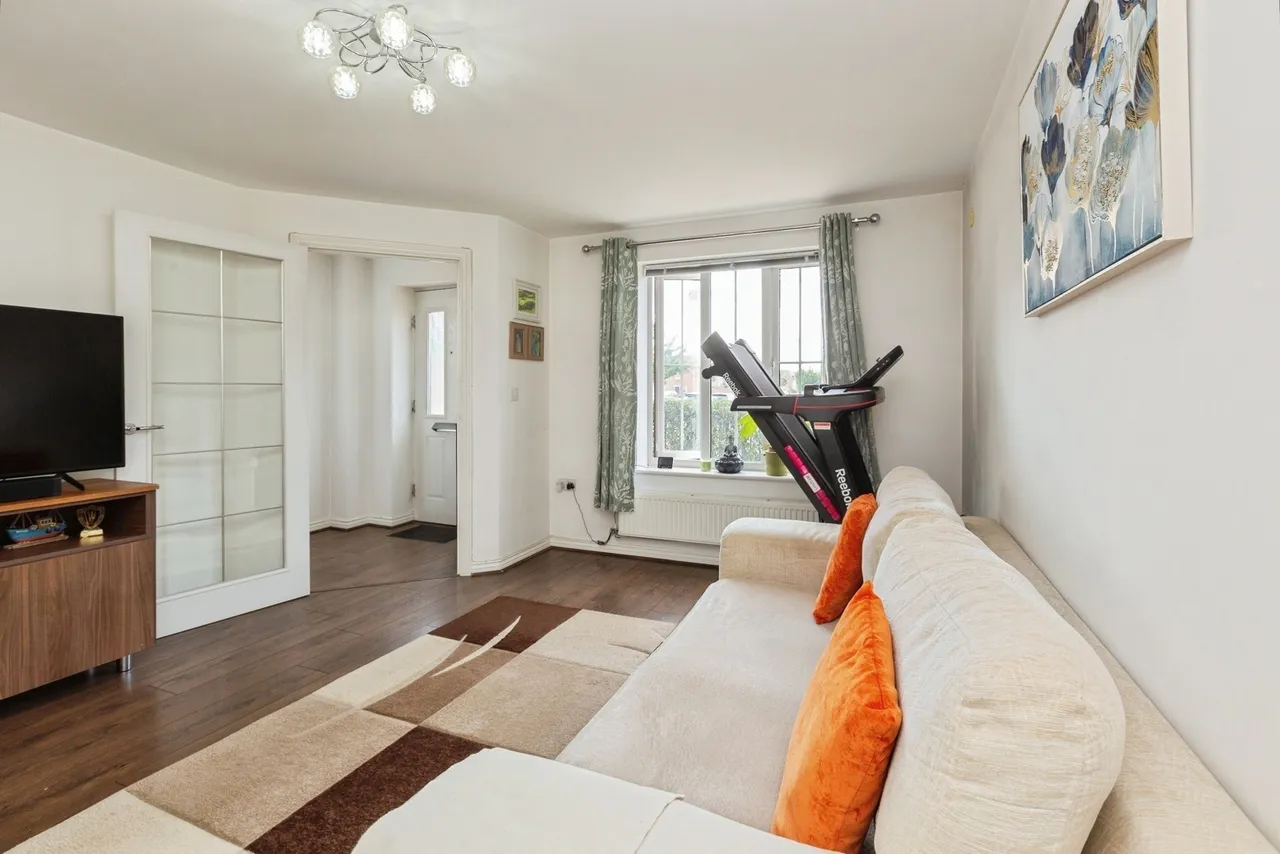 Merton Close, Aylesbury, HP18, photo 12