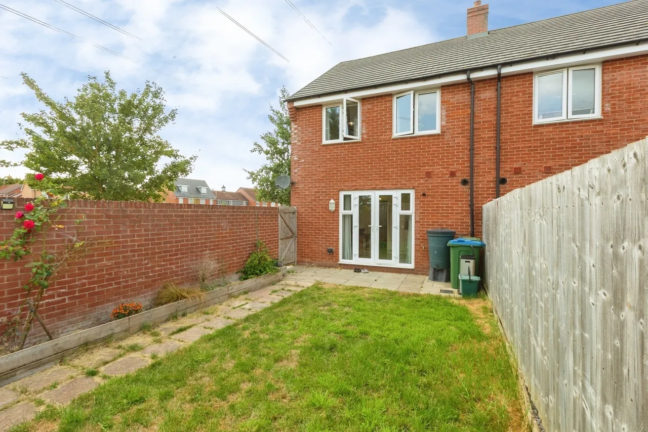 Merton Close, Aylesbury, HP18, photo 11