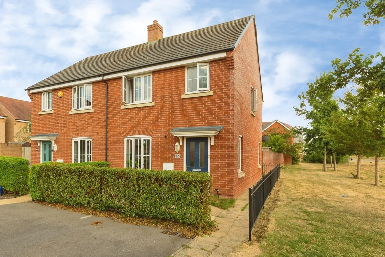 3 bed house for sale — Merton Close, Aylesbury, HP18