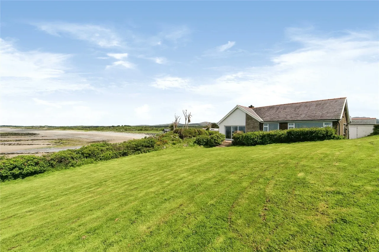 Pontllyfni, Caernarfon, LL54, photo 17