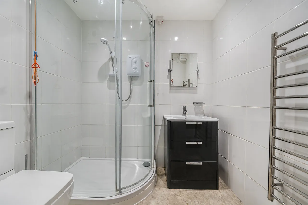 Village Road, Enfield, EN1, photo 7