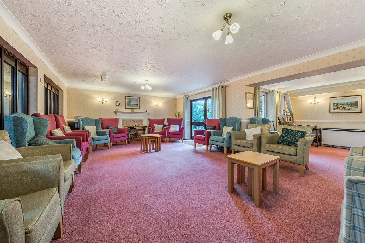 Village Road, Enfield, EN1, photo 9