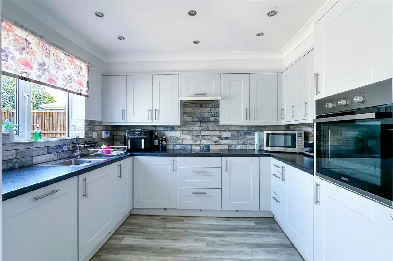 Rustington, Littlehampton, BN16, photo 3
