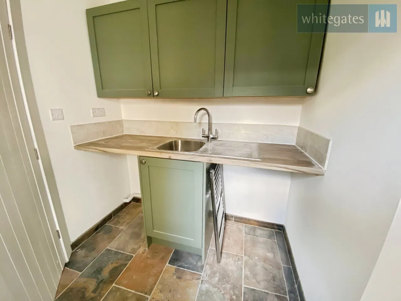 Top Road, Summerhill, LL11, photo 3