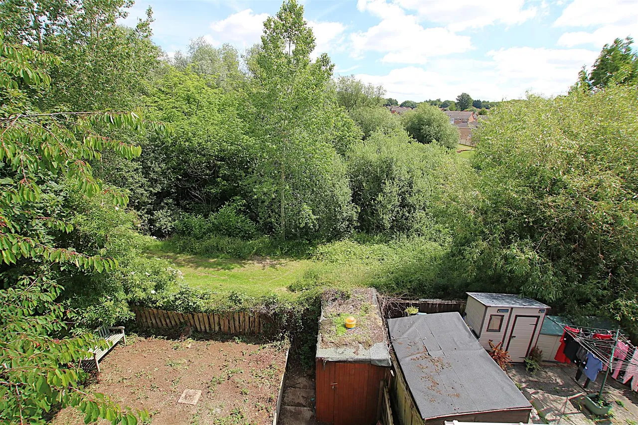Alder Court, Thorplands, photo 2