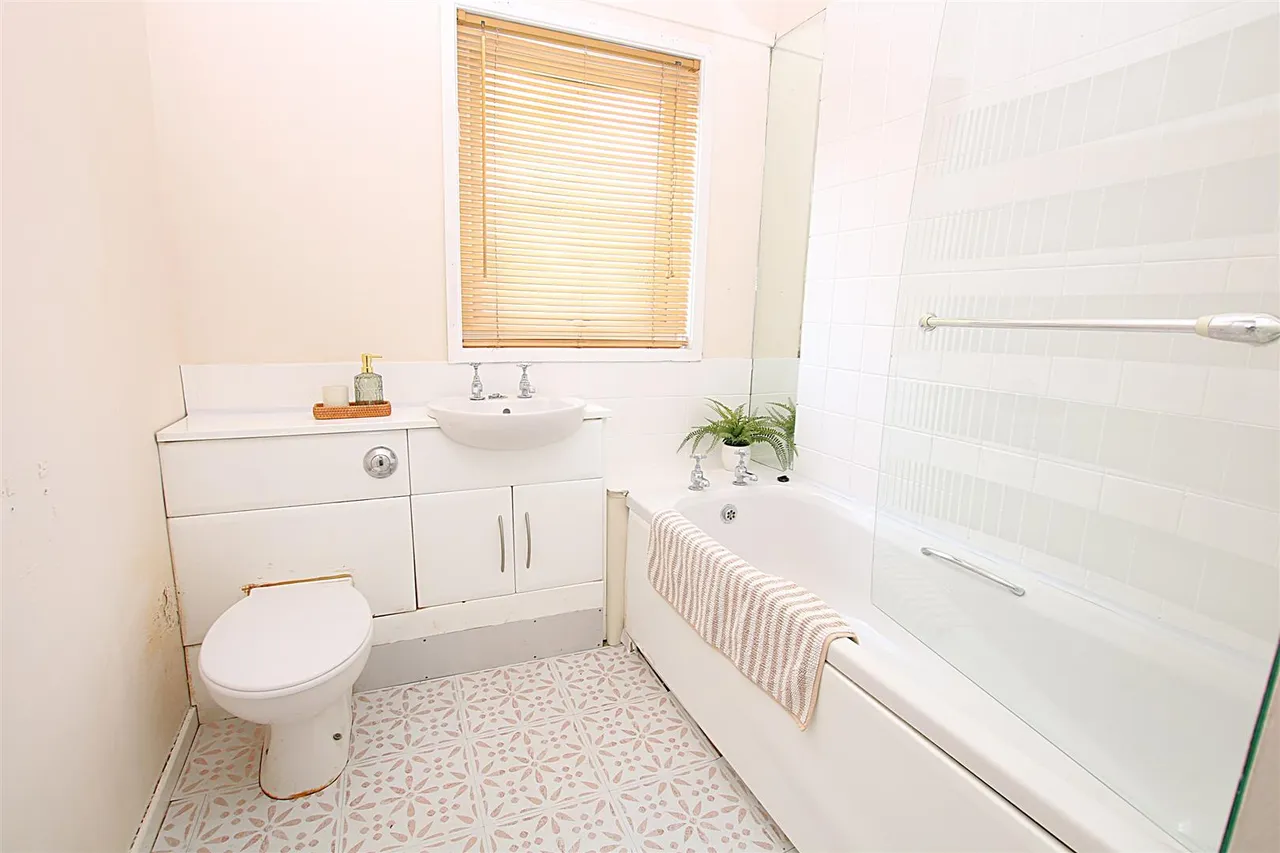 Alder Court, Thorplands, photo 9