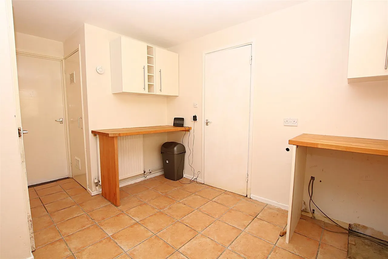 Alder Court, Thorplands, photo 4
