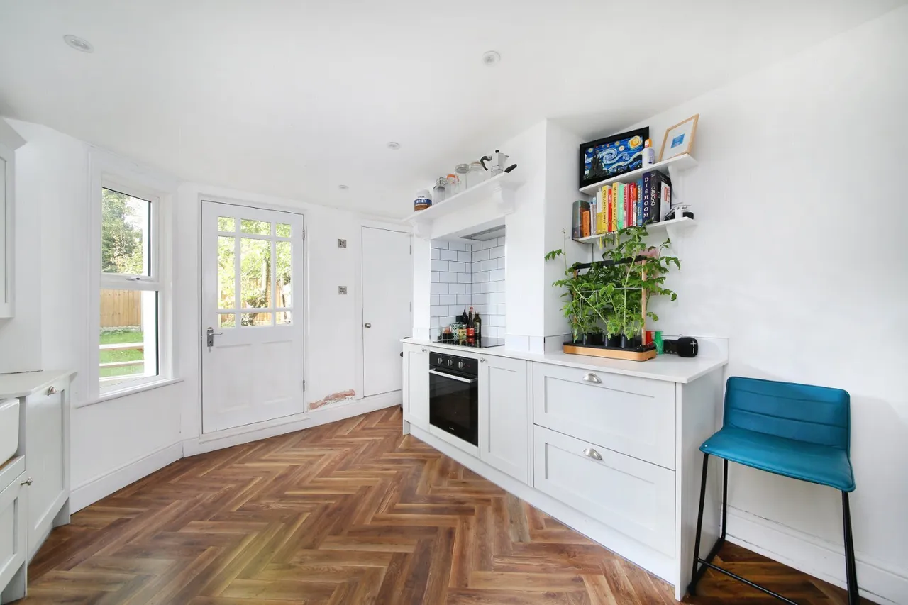 Fairmount Road, London, SW2, photo 5