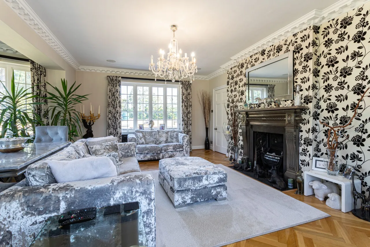 High Barn Church Lane, Finchampstead, Wokingham, RG40 4LR, photo 11