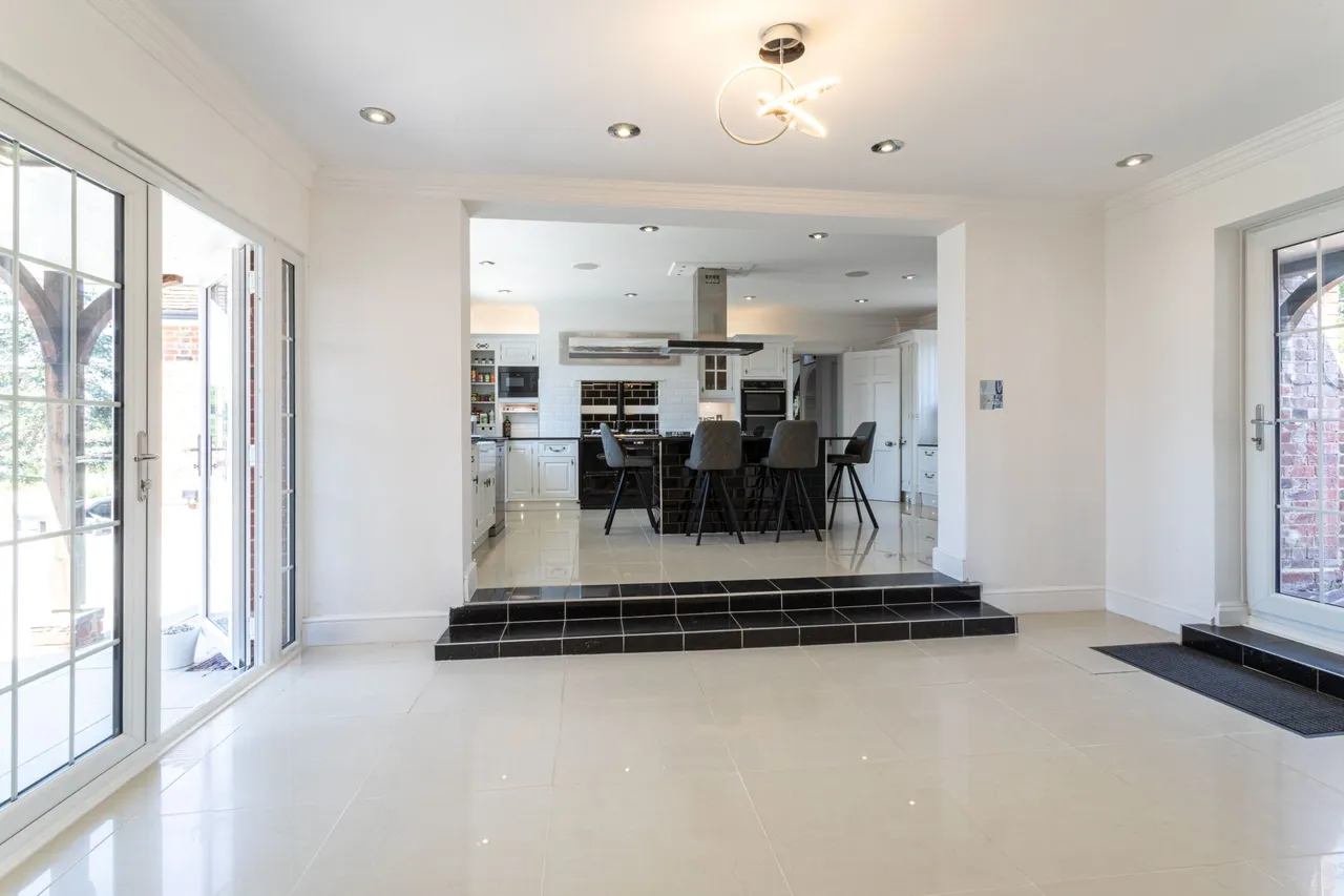 High Barn Church Lane, Finchampstead, Wokingham, RG40 4LR, photo 6