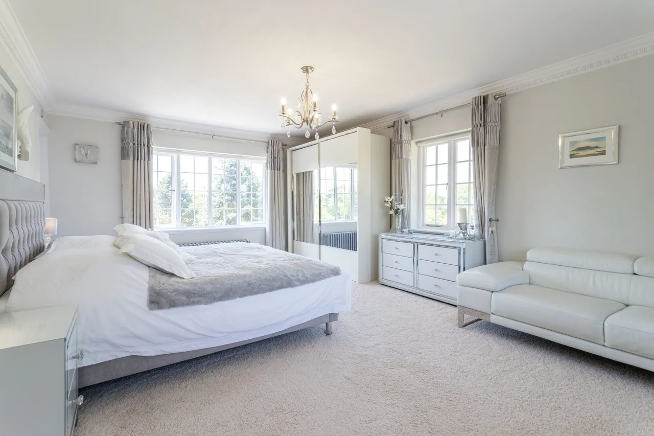 High Barn Church Lane, Finchampstead, Wokingham, RG40 4LR, photo 18