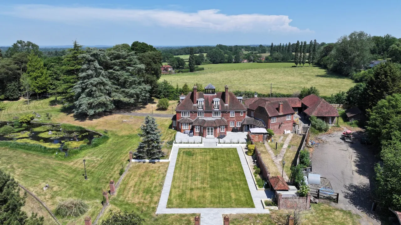 High Barn Church Lane, Finchampstead, Wokingham, RG40 4LR, photo 38