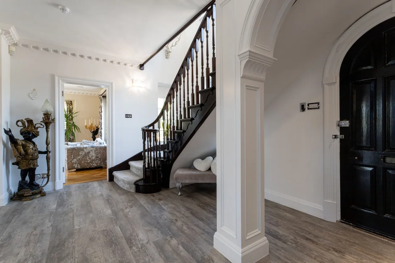 High Barn Church Lane, Finchampstead, Wokingham, RG40 4LR, photo 9