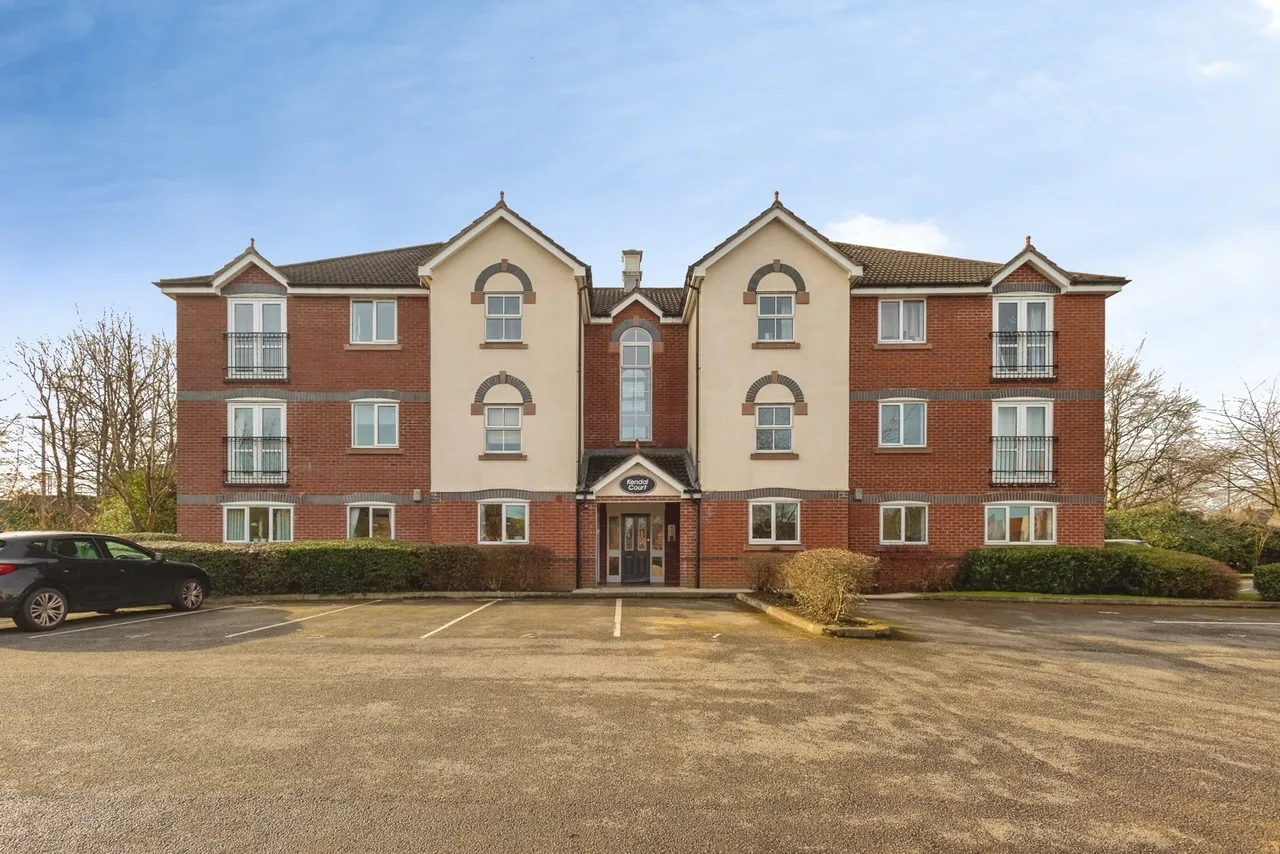 2 bed flat for sale — Downes Way, Manchester, Greater Manchester, M22
