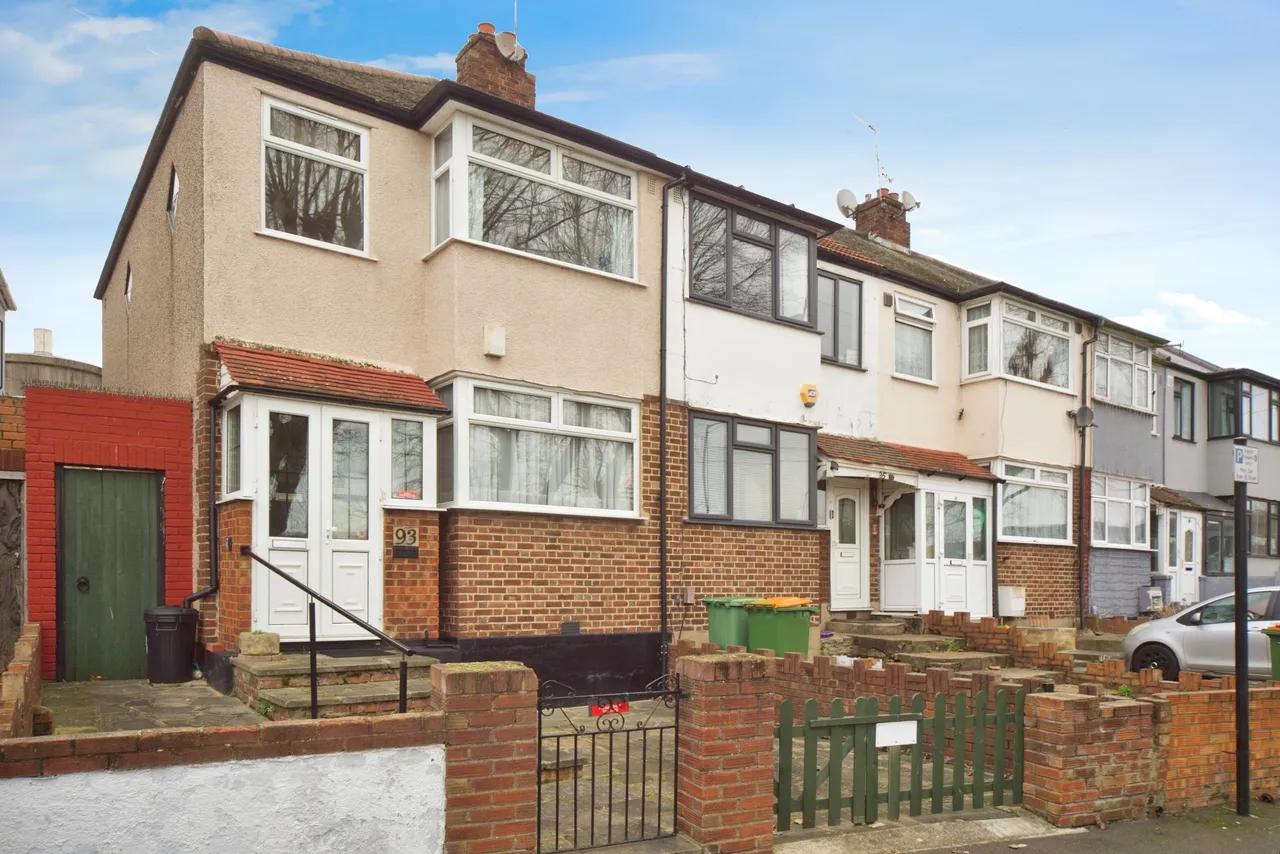 3 bed house for sale — Stevenage Road, East Ham, London, E6