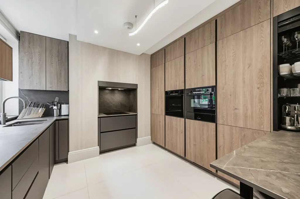 Abingdon Villas, London, W8, photo 2