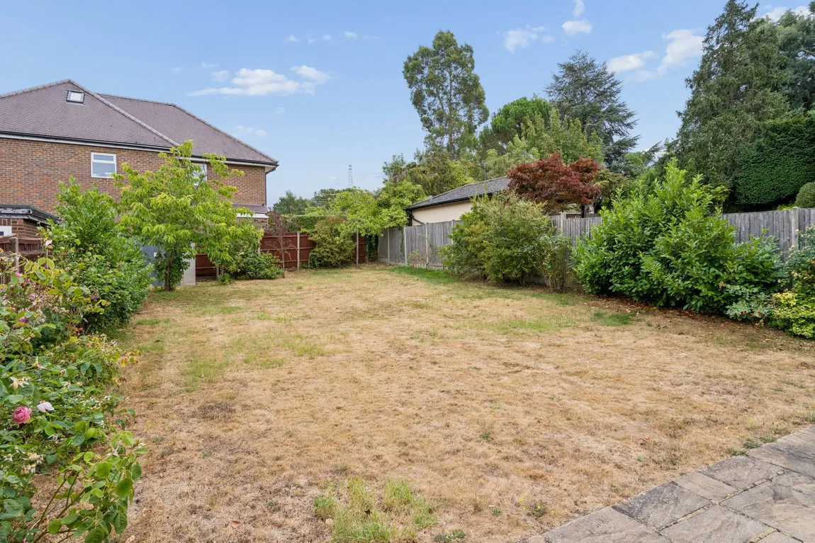 Davenham Avenue, Northwood, HA6, photo 11