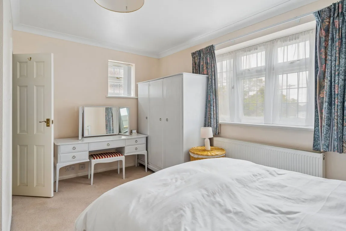 Davenham Avenue, Northwood, HA6, photo 10