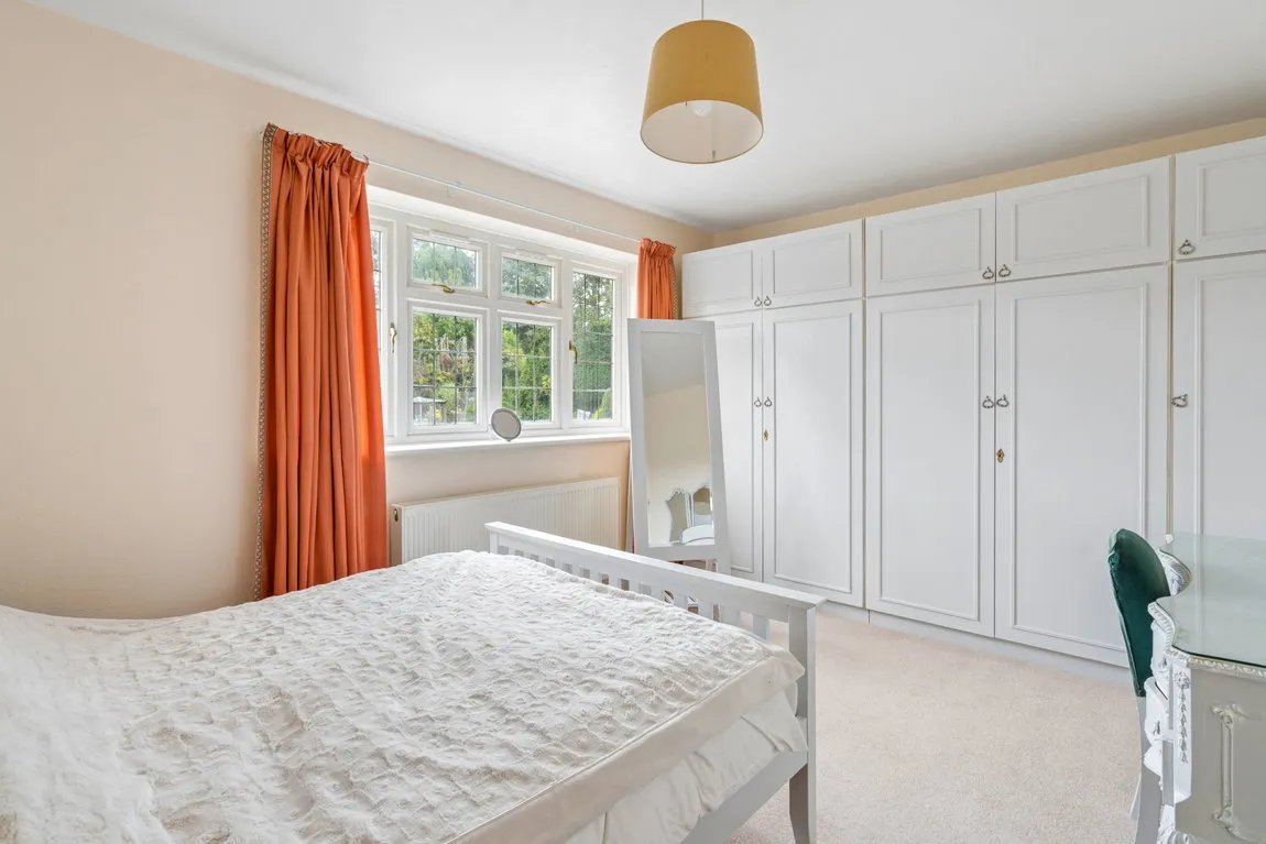 Davenham Avenue, Northwood, HA6, photo 9