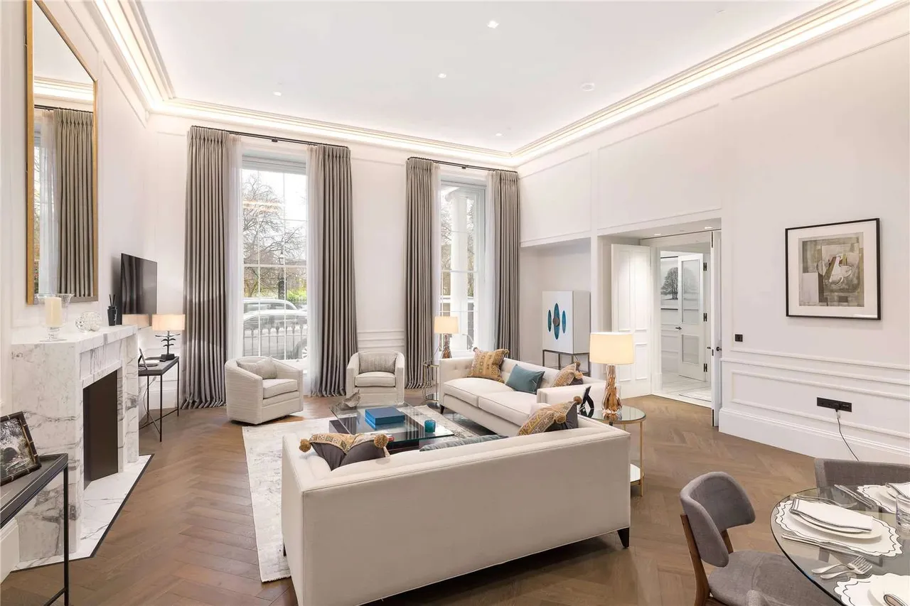 2 bed flat to rent — Park Crescent, London, W1B 1AA