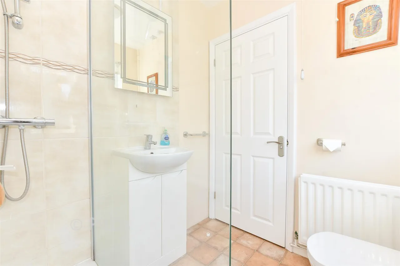St. Faith's Road, Cowes, PO31, photo 10