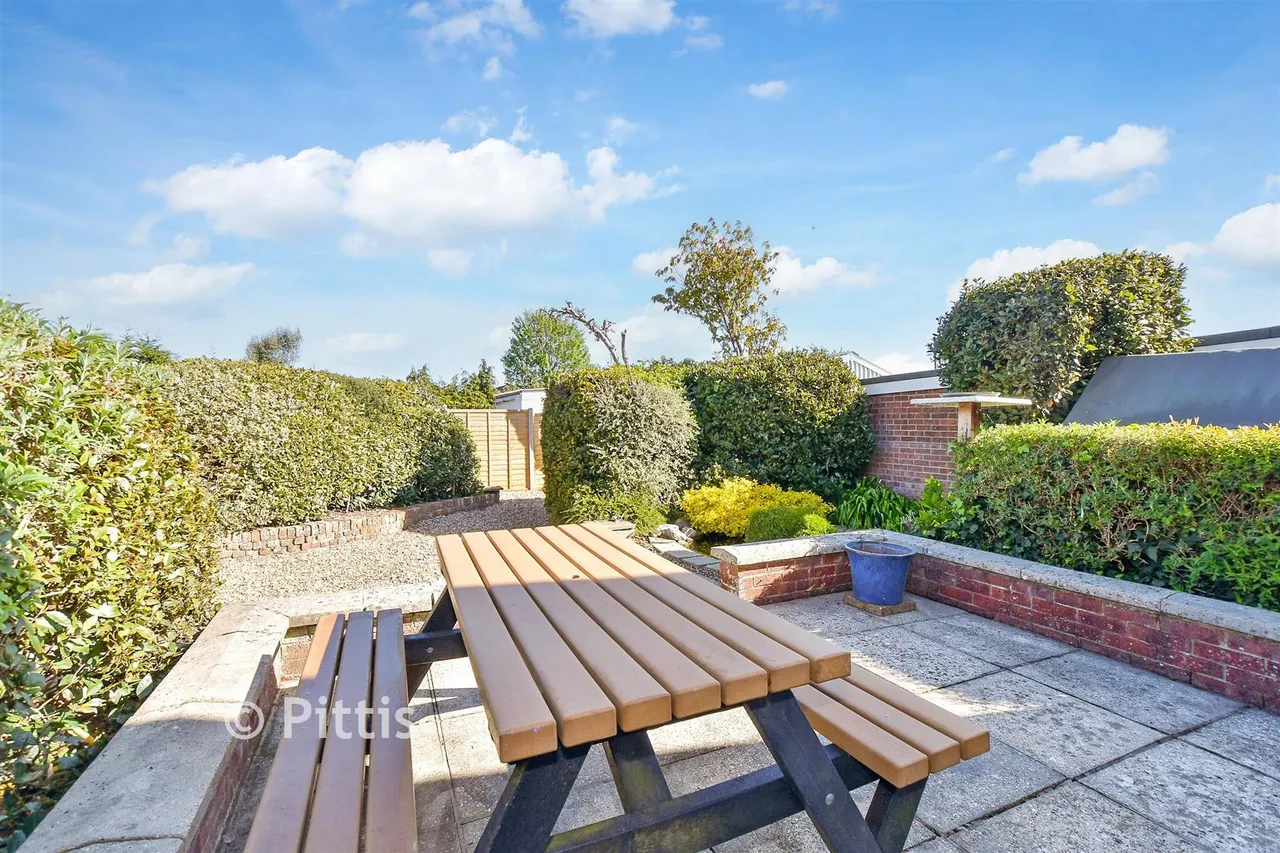 St. Faith's Road, Cowes, PO31, photo 3