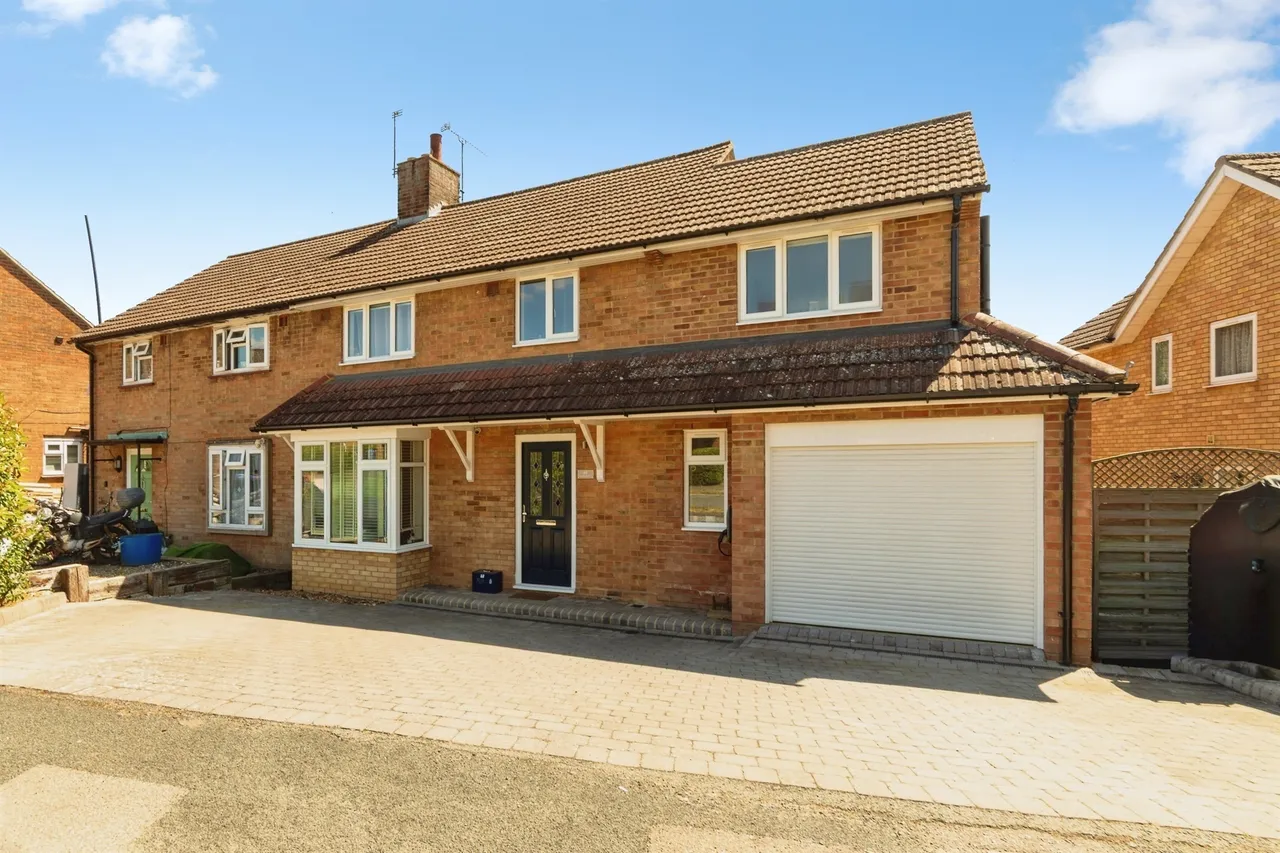 4 bed house for sale, Nutcroft, Datchworth, SG3
