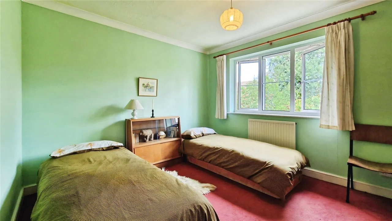 Roughgrove Copse, Binfield, Bracknell, Berkshire, RG42 4EZ, photo 9