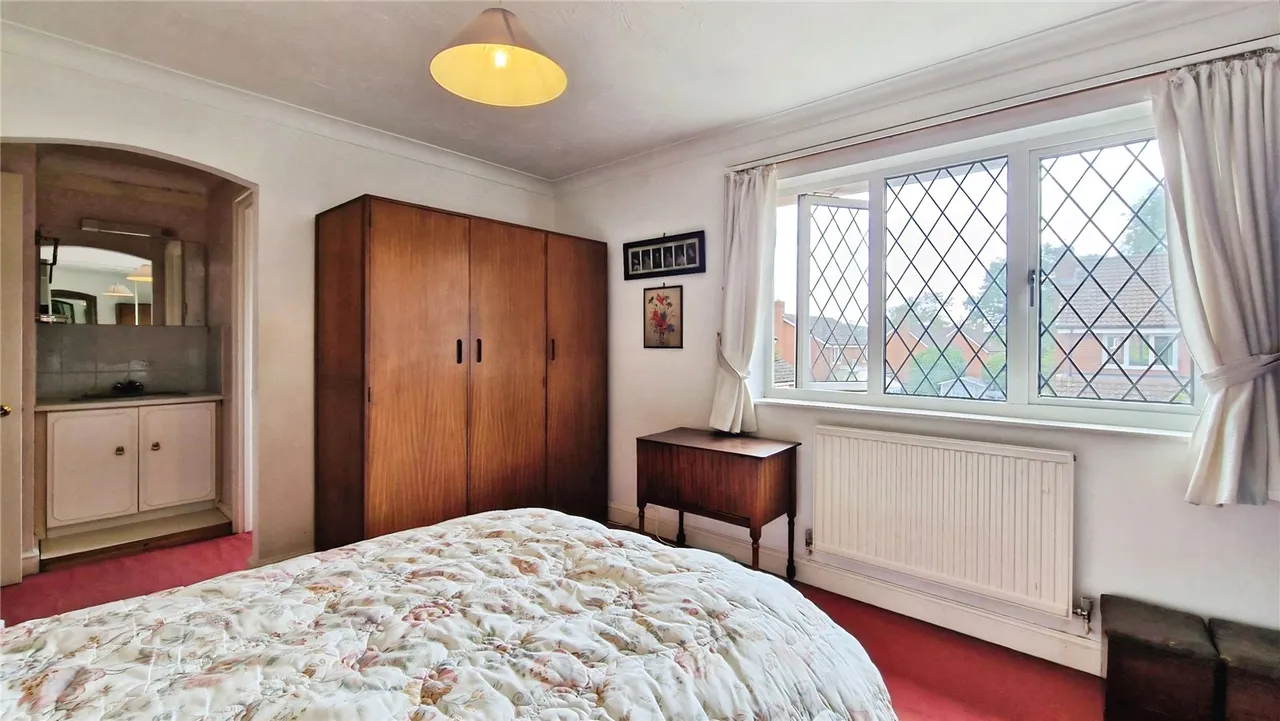 Roughgrove Copse, Binfield, Bracknell, Berkshire, RG42 4EZ, photo 8