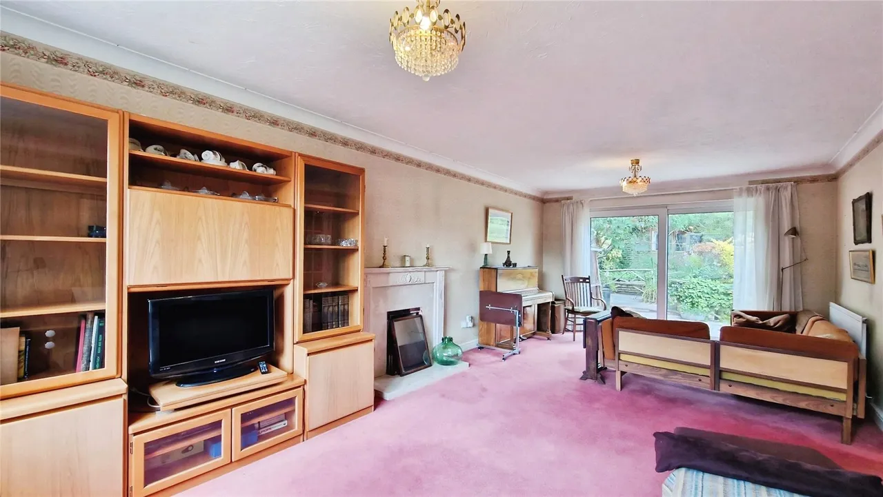 Roughgrove Copse, Binfield, Bracknell, Berkshire, RG42 4EZ, photo 11