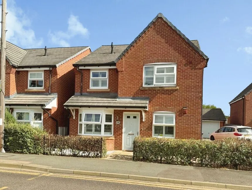4 bed house to rent — Fishers Green Road, Stevenage, Hertfordshire, SG1