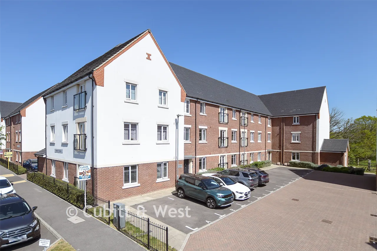 2 bed flat for sale, Cornwell Avenue, Forge Wood, RH10