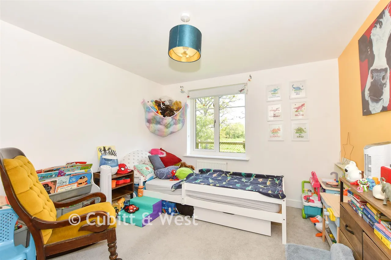 Cornwell Avenue, Forge Wood, RH10, photo 11