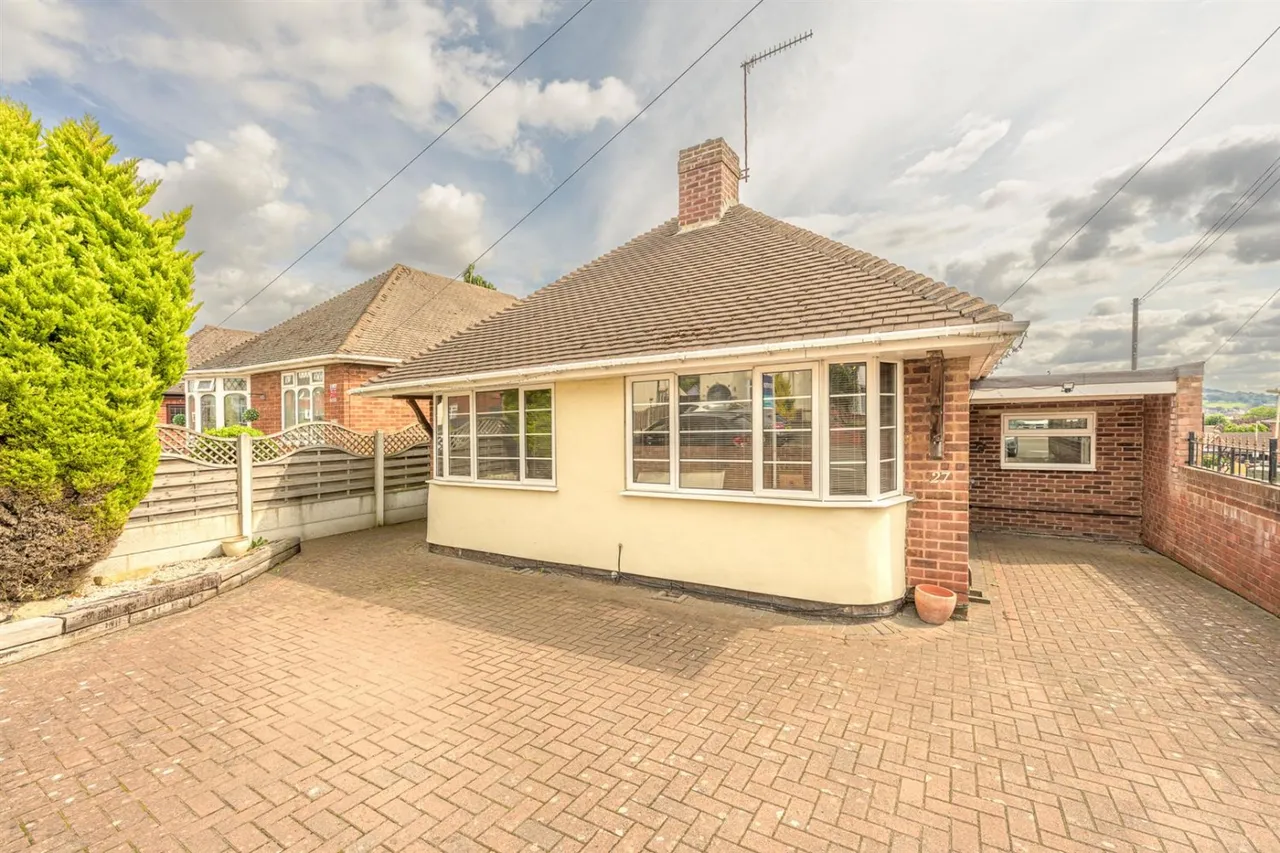 3 bed house for sale — Acres Road, Brierley Hill