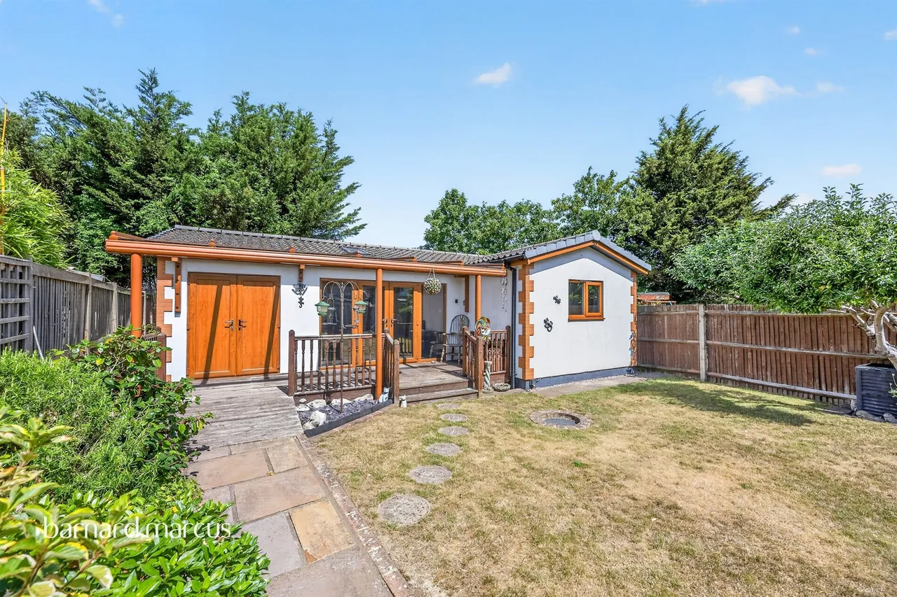 Hackbridge Road, Wallington, SM6, photo 13