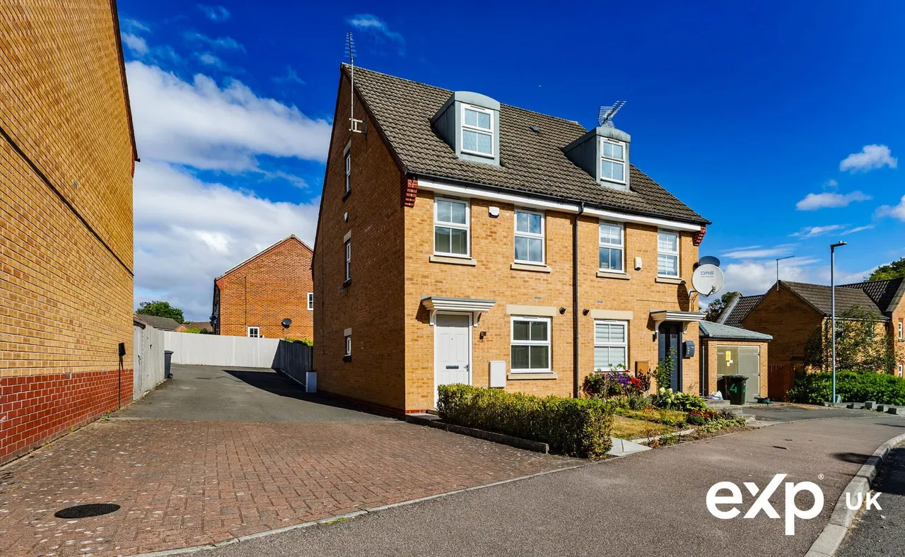 Swallow Crescent, Ravenshead, photo 24