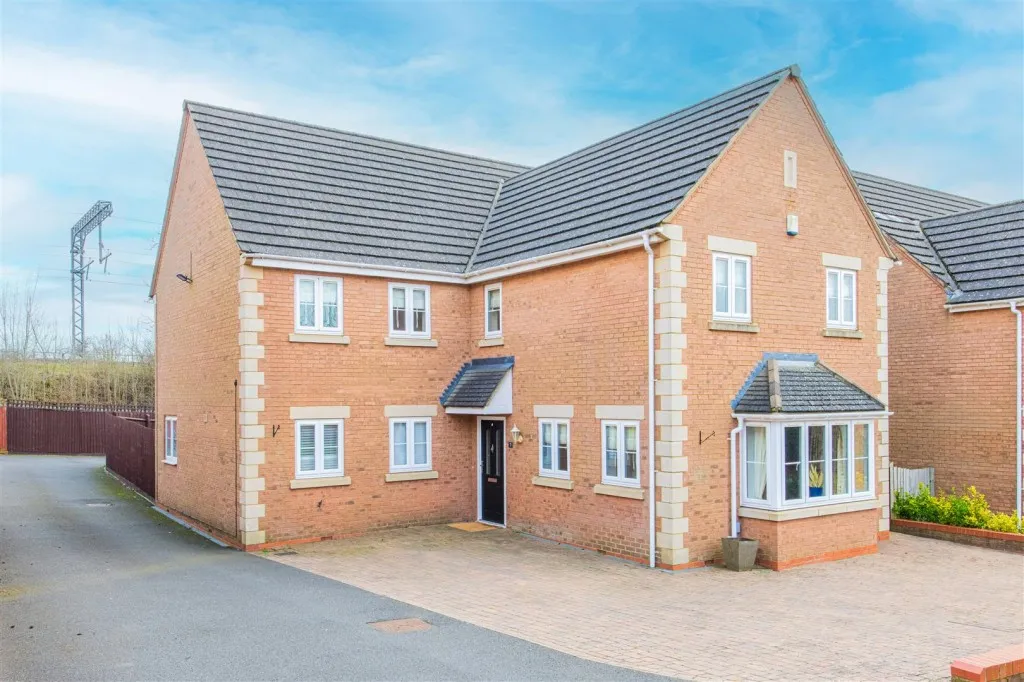 4 bed house to rent, Ripon Court, Corby