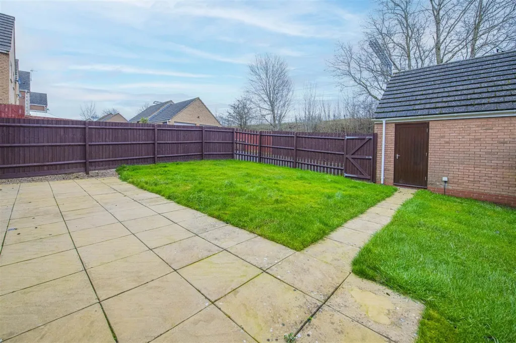 Ripon Court, Corby, photo 19