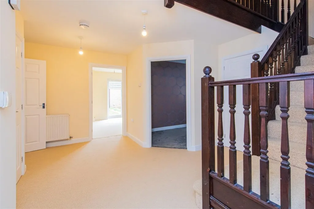 Ripon Court, Corby, photo 8