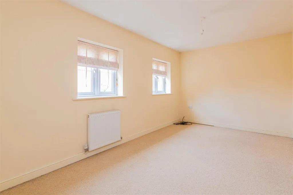 Ripon Court, Corby, photo 12