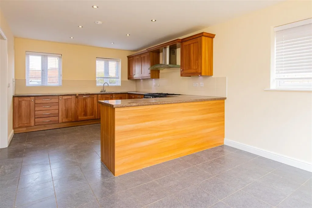 Ripon Court, Corby, photo 21